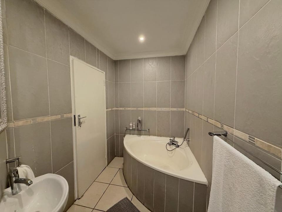 Toilet, Bathroom, Bath, towels