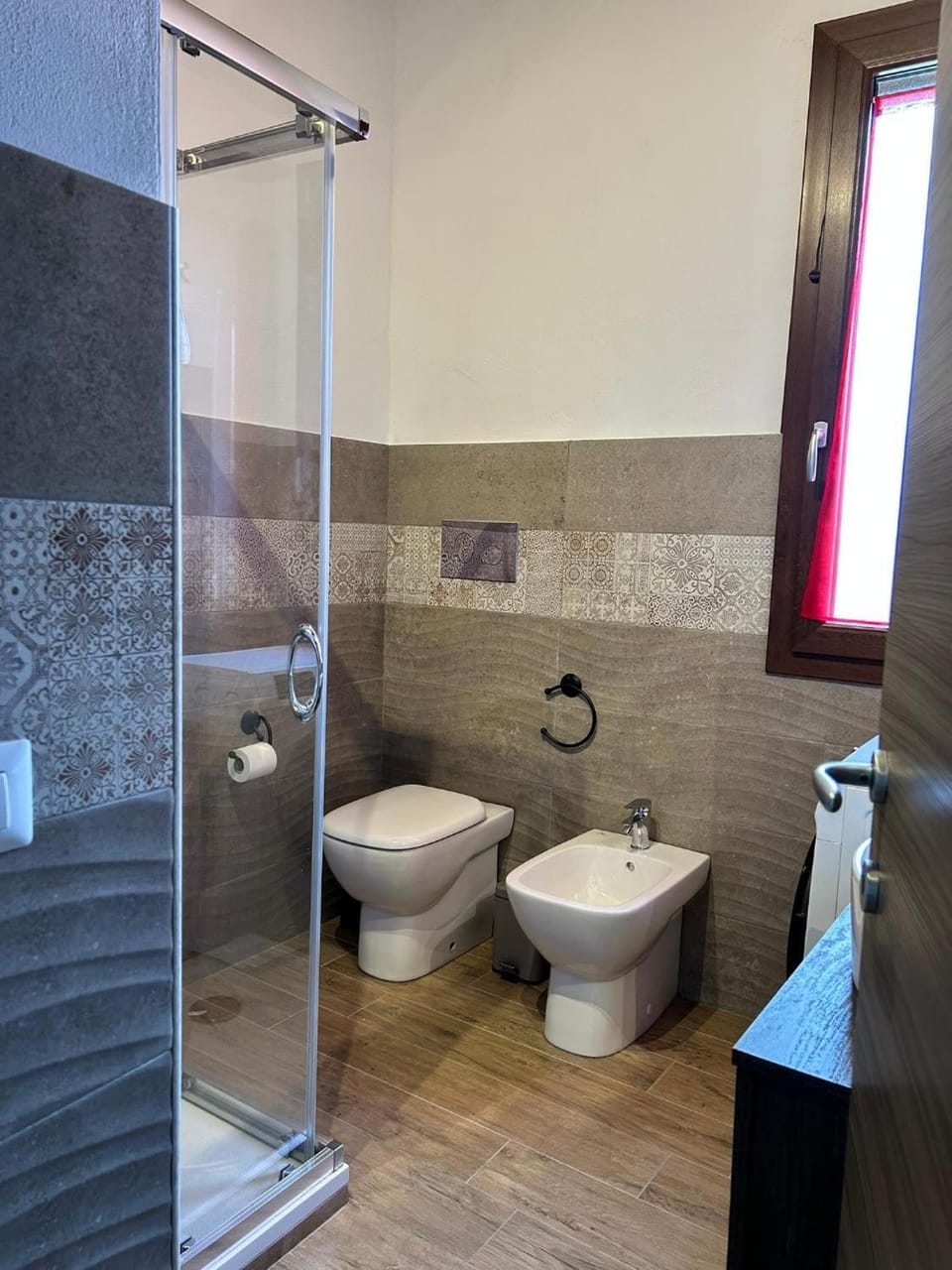 Bathroom, Living room