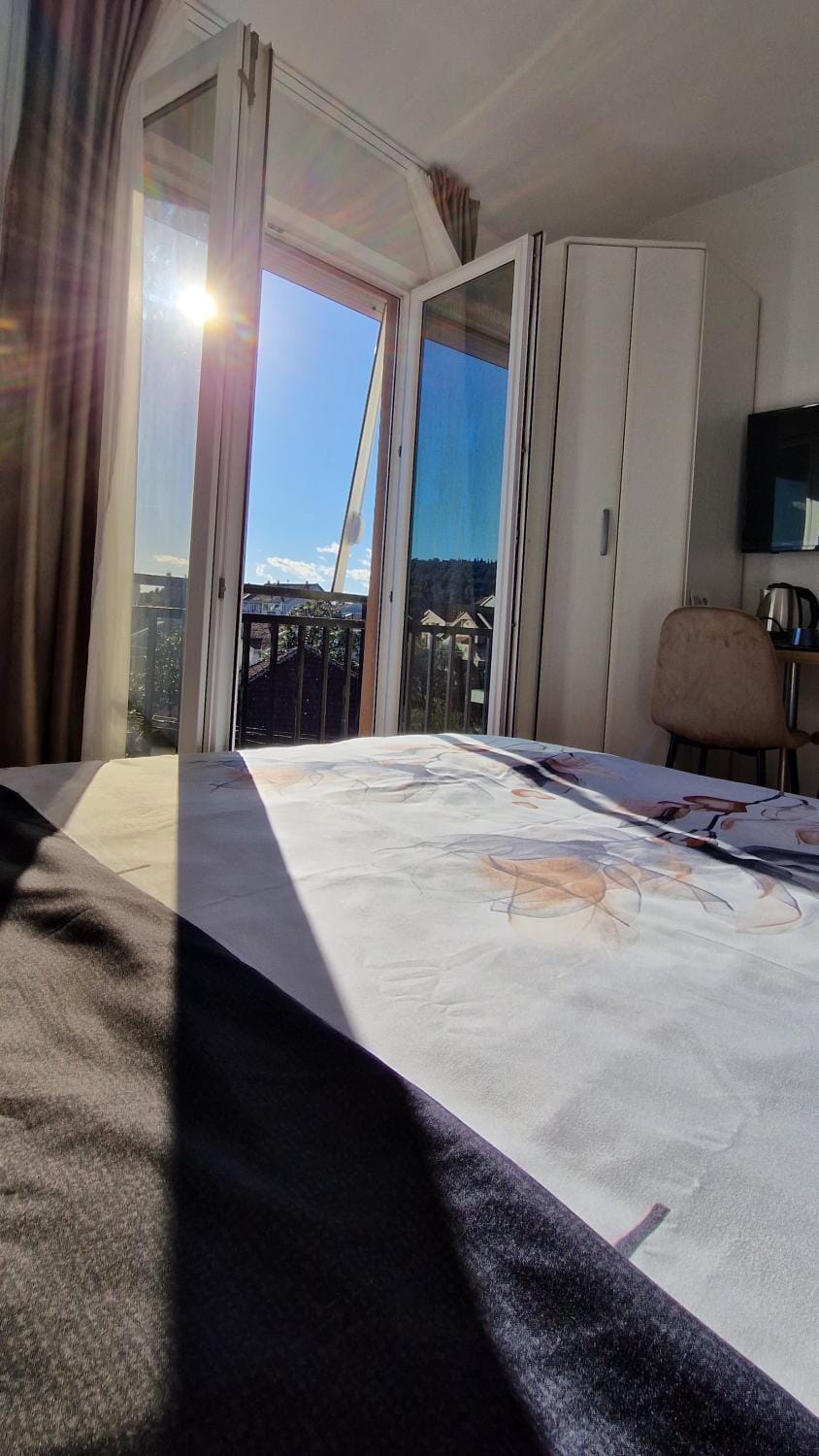 Bed, View (from property/room), Balcony/Terrace