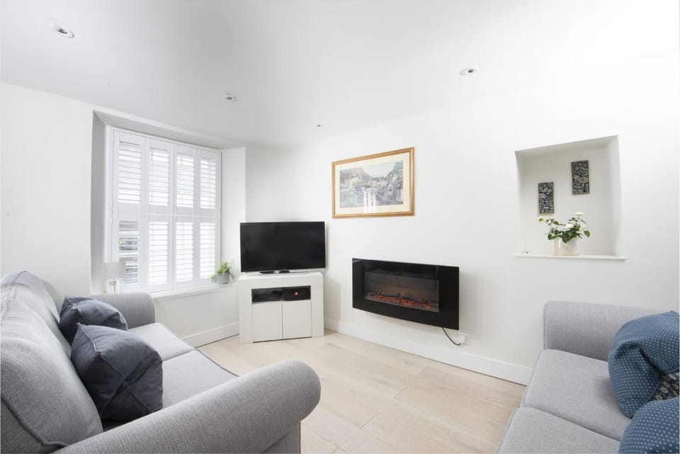 TV and multimedia, Living room, Seating area
