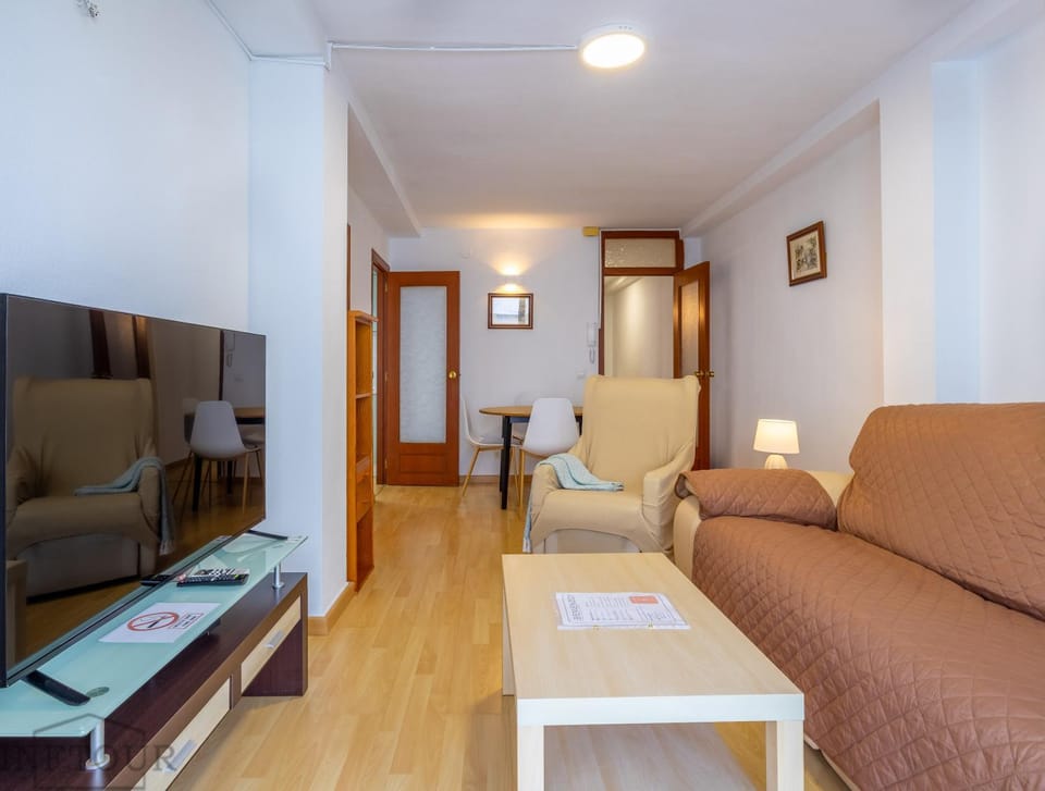 Communal lounge/ TV room, TV and multimedia, Living room, Dining area