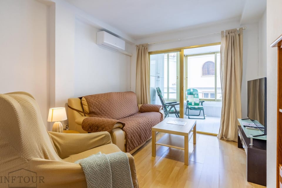 Communal lounge/ TV room, TV and multimedia, Living room