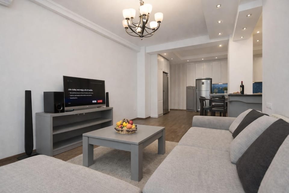 TV and multimedia, Kitchen or kitchenette, Living room