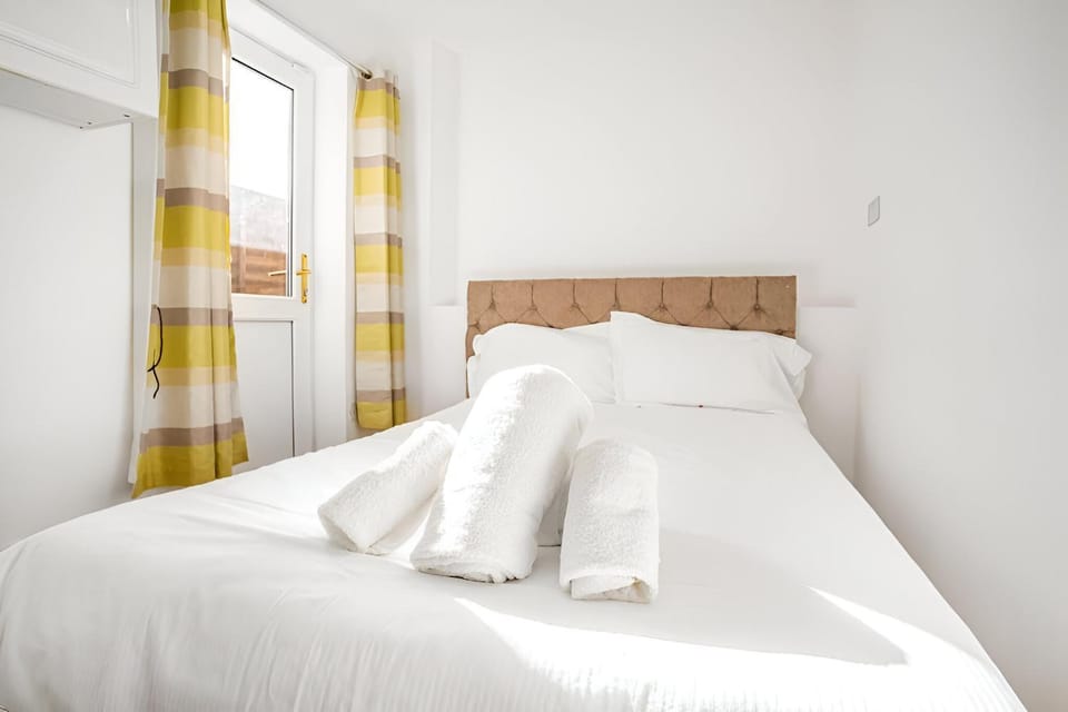 5-Bed House with Garden Near Warner Bros Studios House in Hemel Hempstead