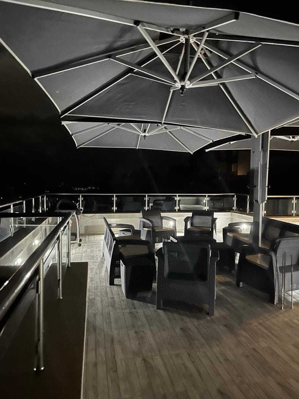 Patio, Night, Lounge or bar, Seating area, On site, Sea view