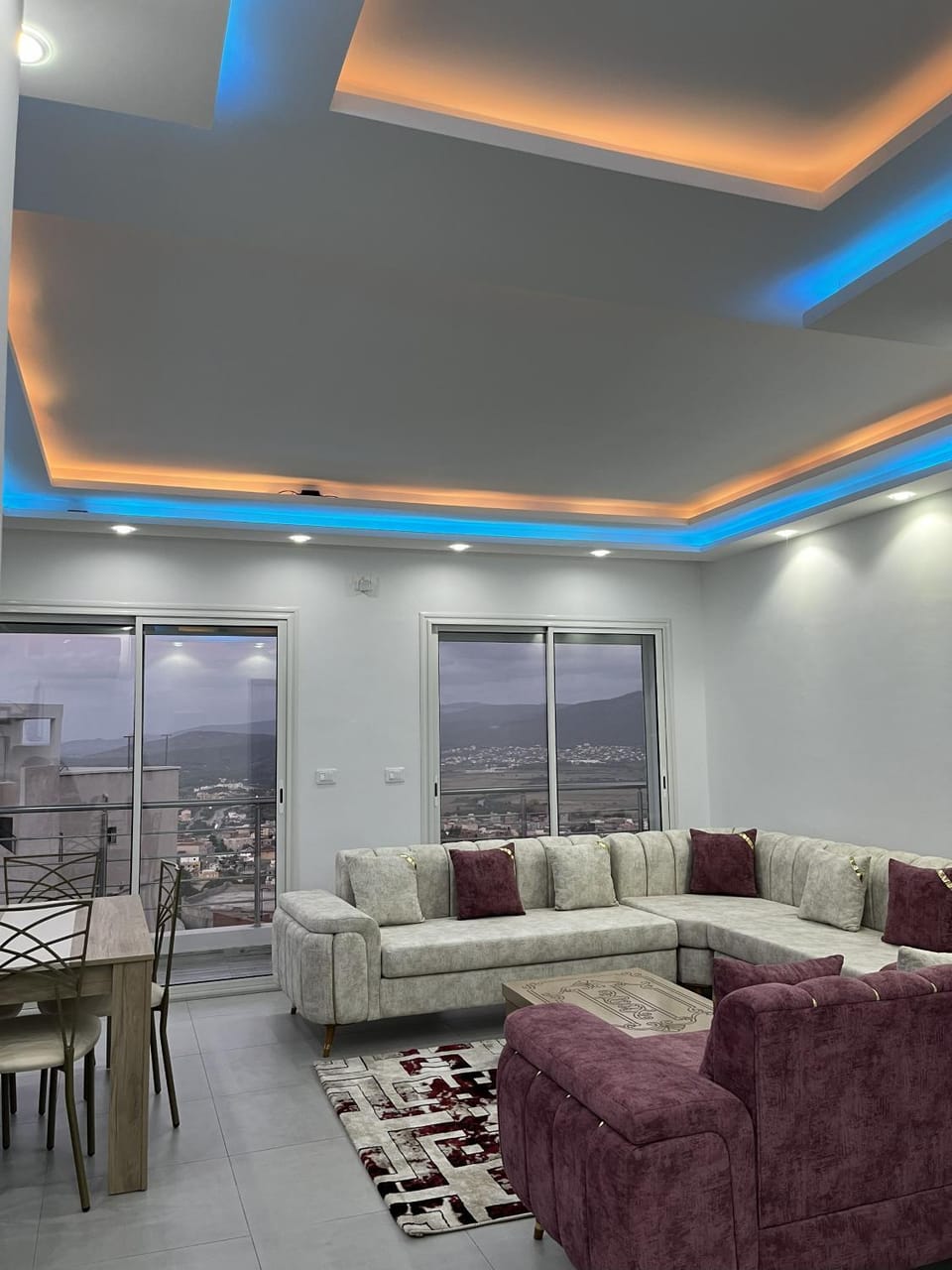 TV and multimedia, Balcony/Terrace, Living room, internet