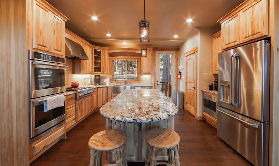 The T-Pot Chalet for 12 Chalet in South Lake Tahoe