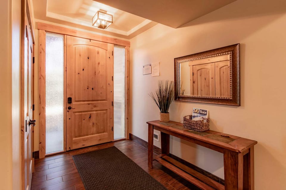 The T-Pot Chalet for 12 Chalet in South Lake Tahoe
