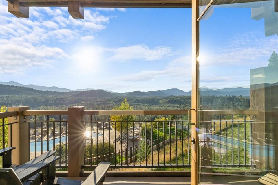 Suncadia 1BR Getaway with Fireplace and Quiet Views Apartment in Kittitas County