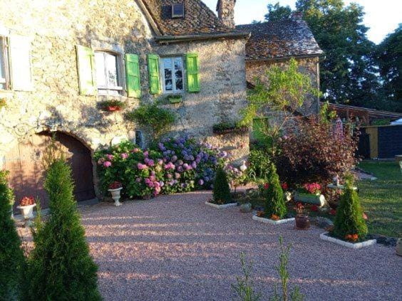 Manoir Les Hortensias House in Occitanie