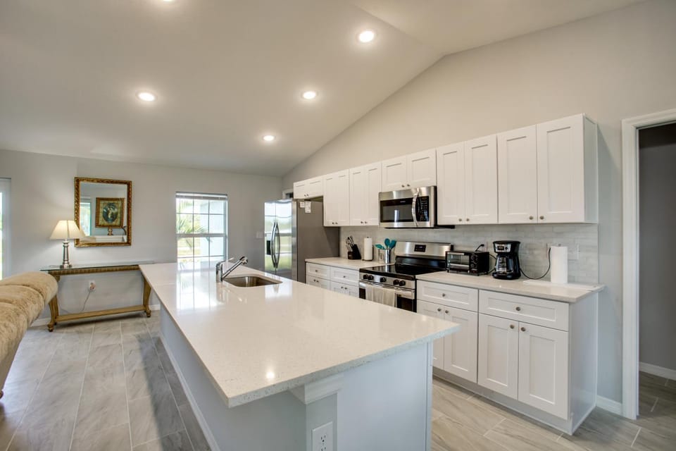 Fish, Golf & Beach-Hop! Family Home in Cape Coral House in Cape Coral