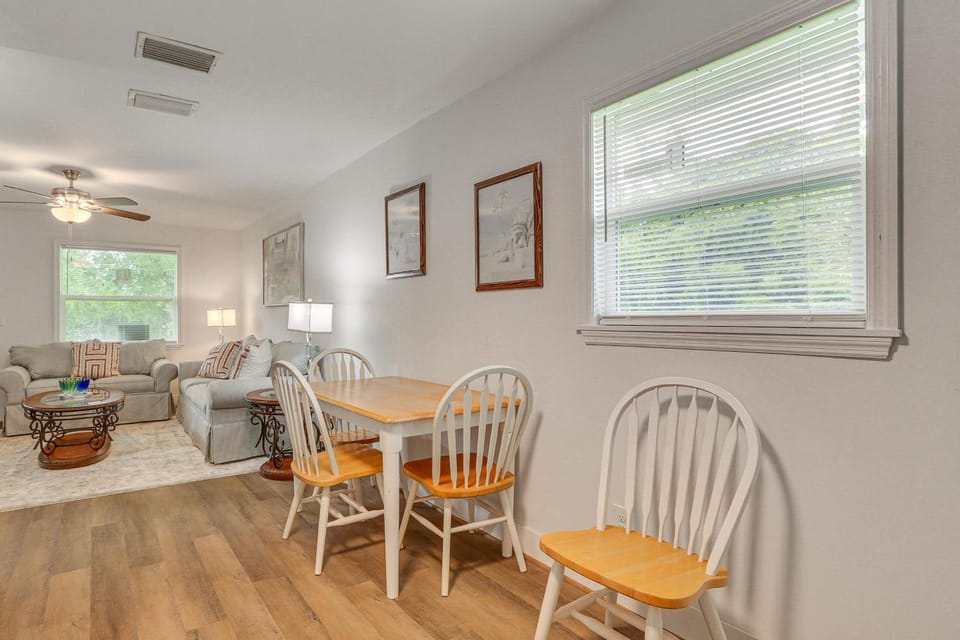 2 Mi to River District! Fort Myers Retreat w/ Yard House in Fort Myers