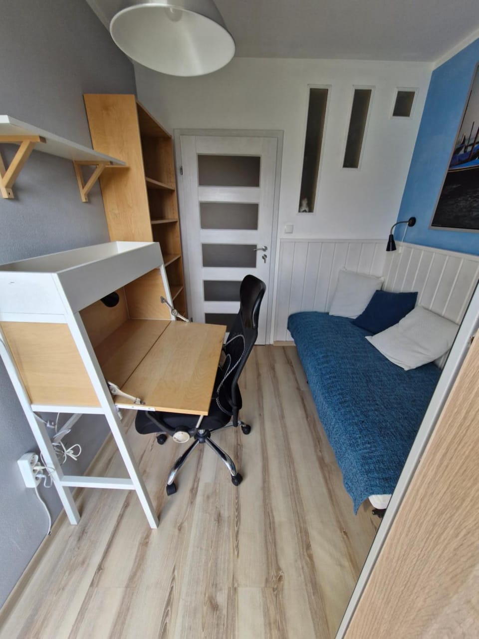 Bed, Photo of the whole room