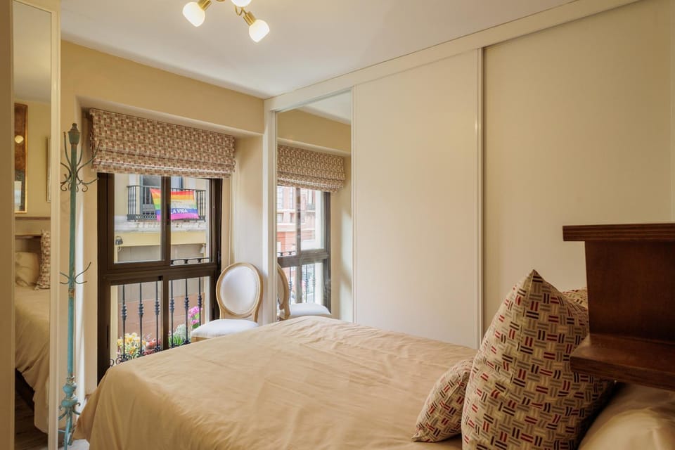 Property building, Living room, Bedroom