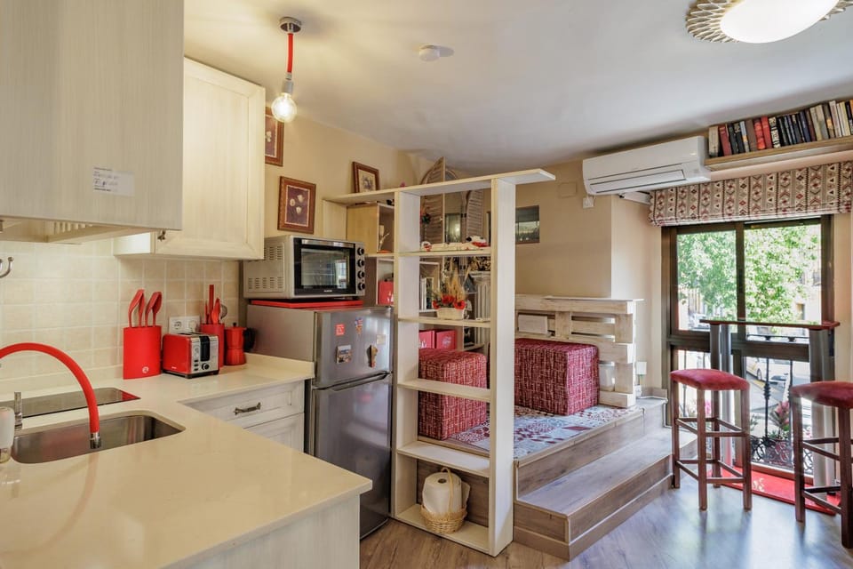 Property building, Kitchen or kitchenette, Living room