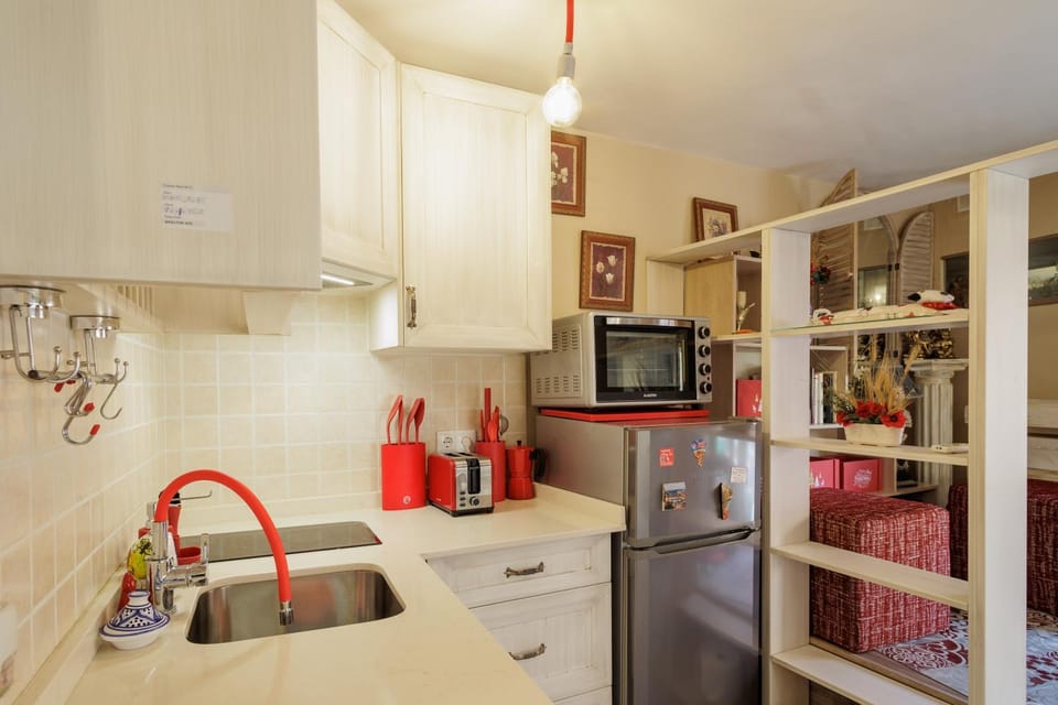 Kitchen or kitchenette, Living room