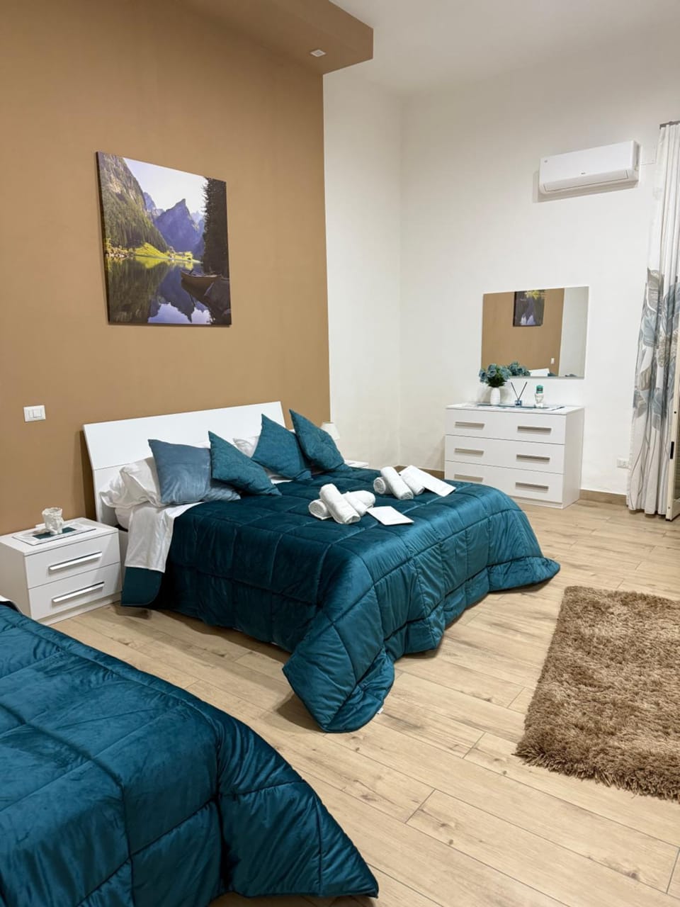 Bed, TV and multimedia, Bedroom, air conditioner