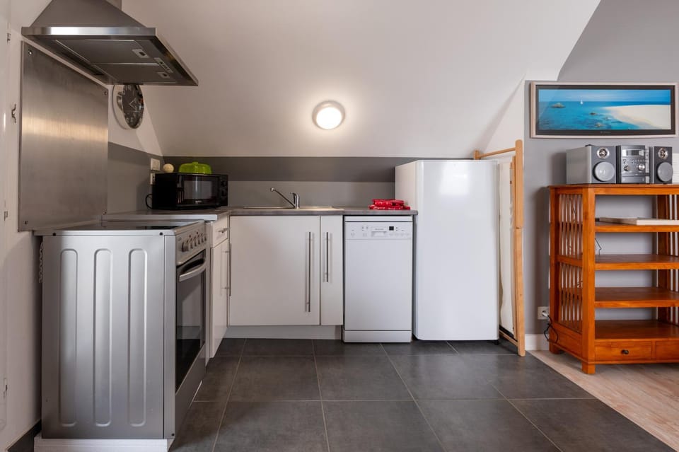 Kitchen or kitchenette, Living room