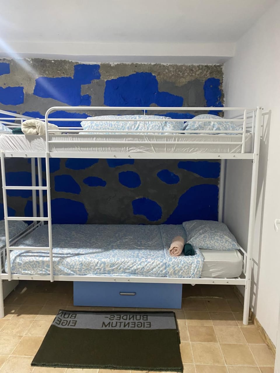 Bedroom, bunk bed