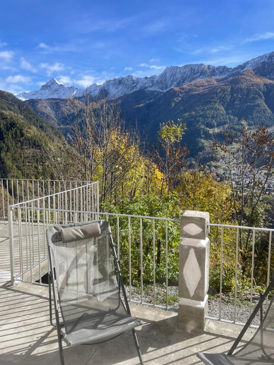 Spring, Day, Natural landscape, View (from property/room), Balcony/Terrace, Garden view, Mountain view