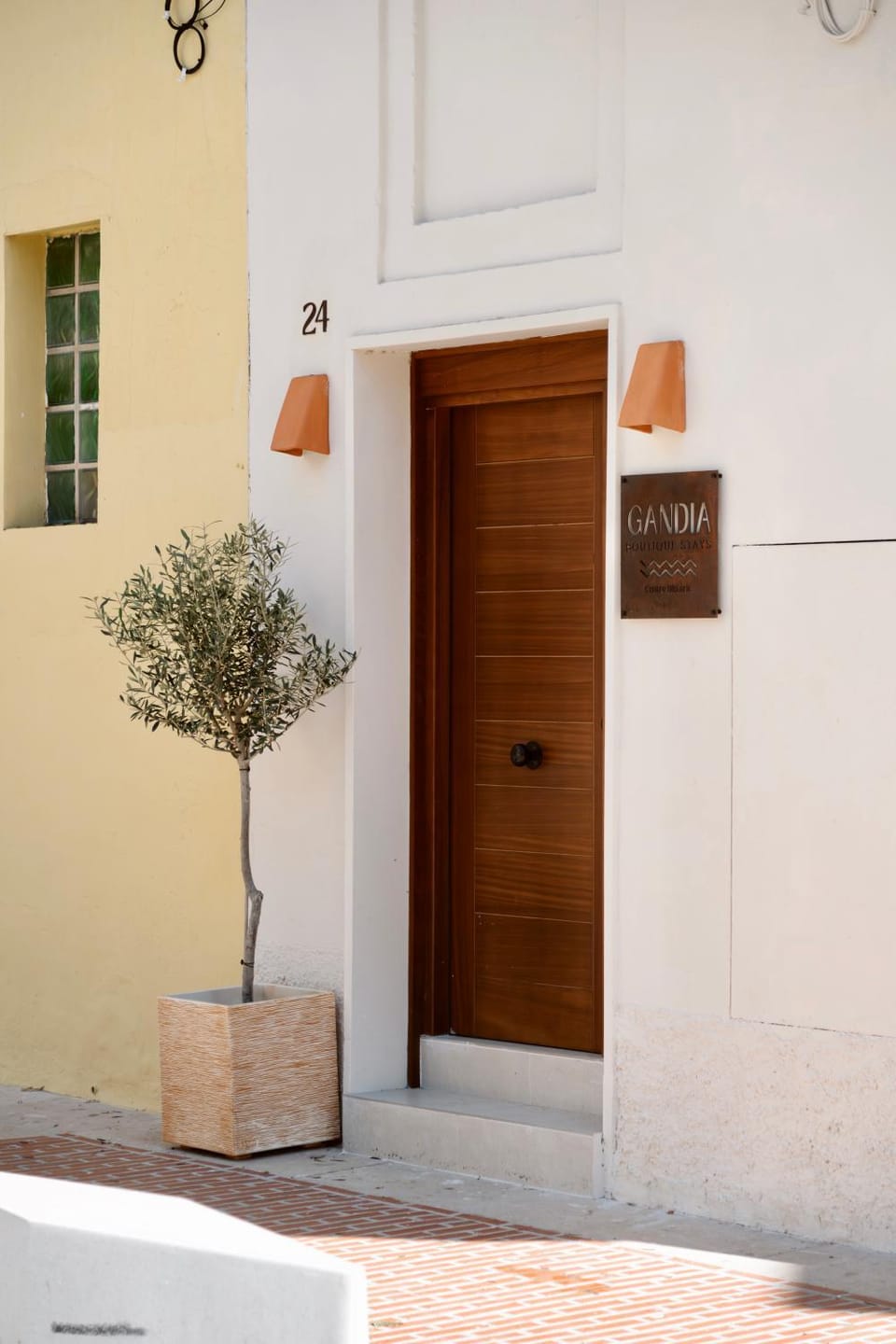 Facade/entrance