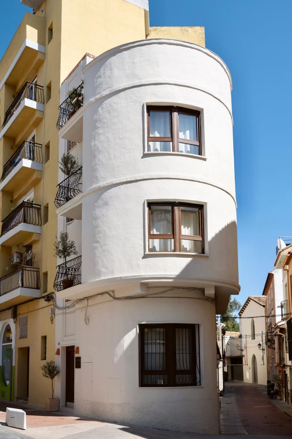 Property building, Facade/entrance, Neighbourhood