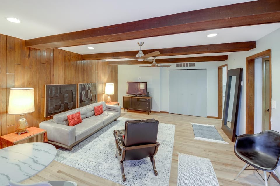 Convenient Condo 8 Mi to Dtwn Indianapolis! House in Indianapolis