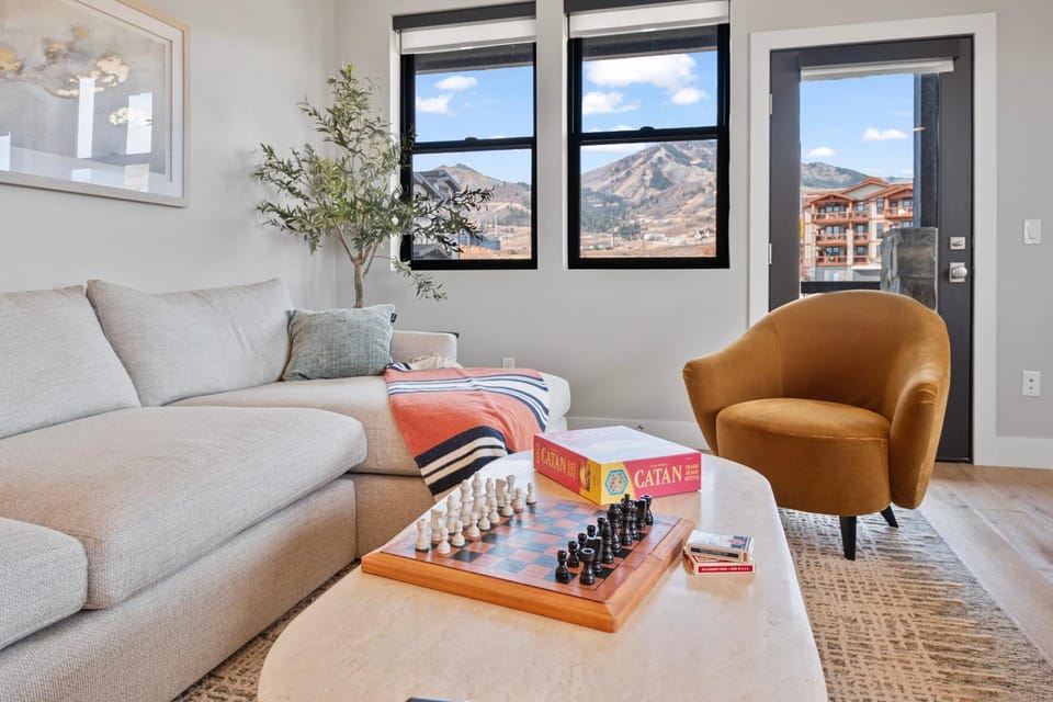 Mountain View Magic at Mayflower Lakeside by Park City Vacations Apartment in Jordanelle Reservoir