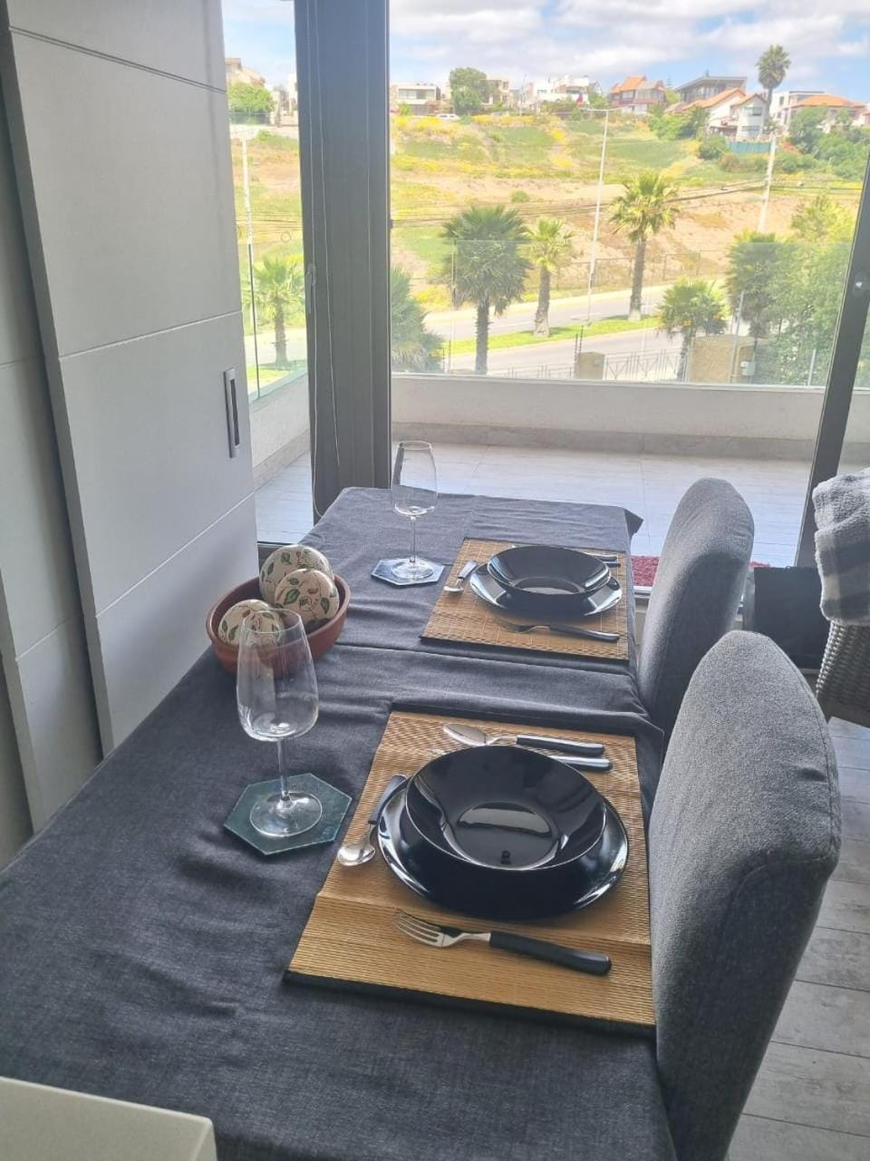 Seating area, Dining area