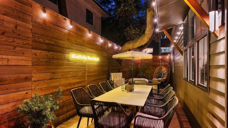 Bouldin Modern - Luxury Wellness Retreat House in Zilker