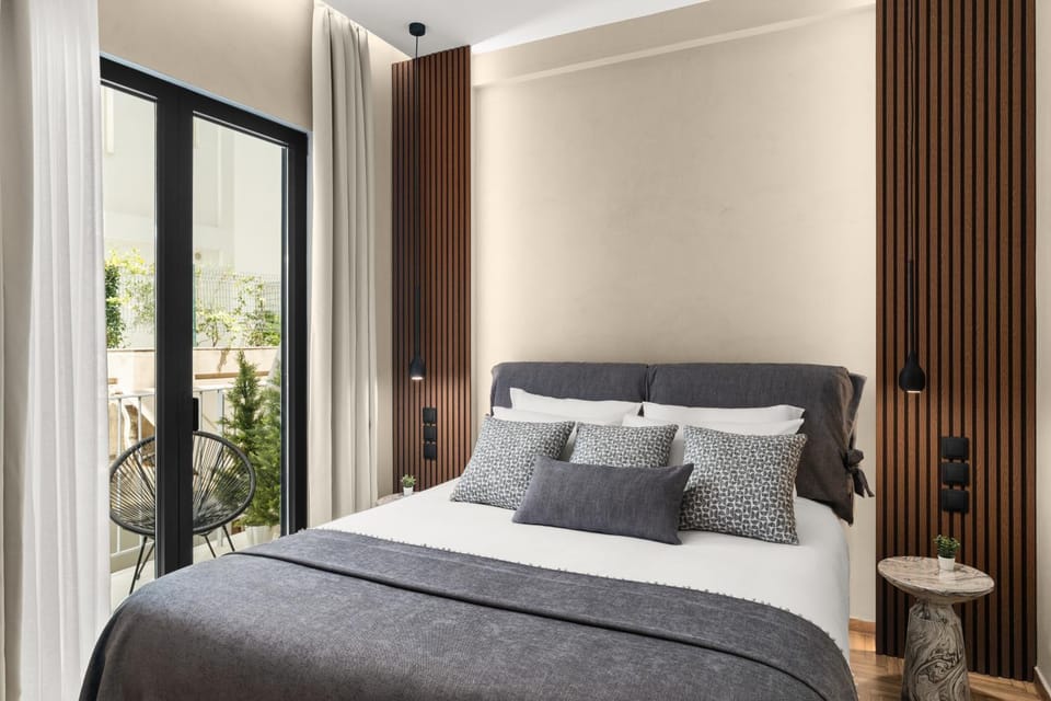 Bed, Balcony/Terrace, Bedroom, flat iron, soundproof, air conditioner
