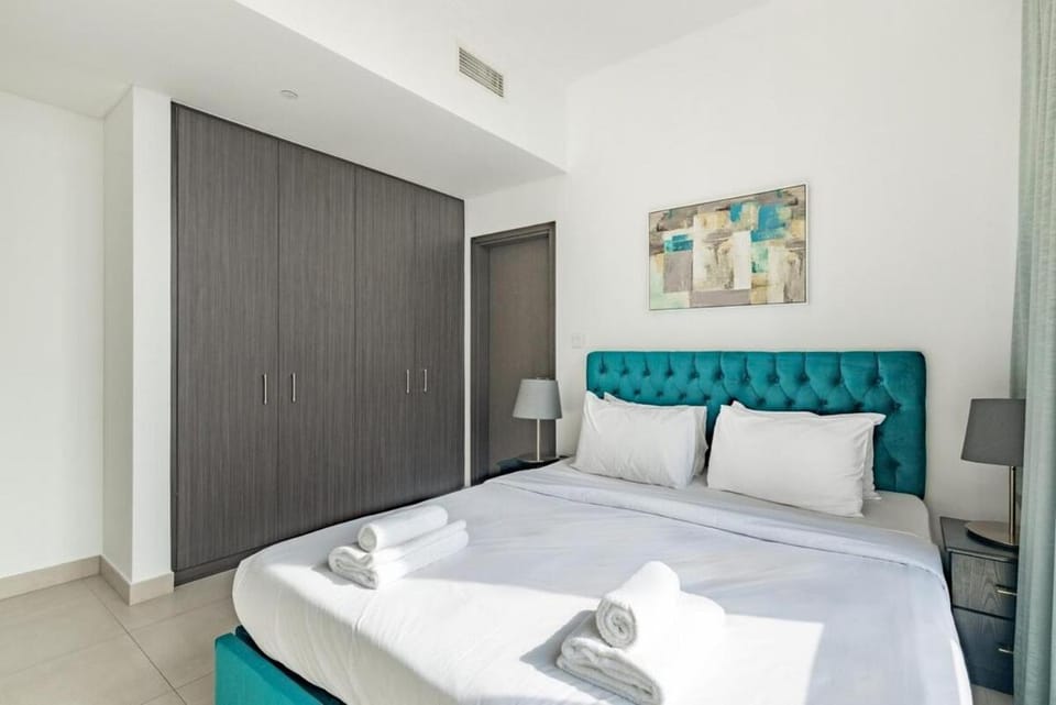 Bed, Photo of the whole room, Bedroom, towels, wardrobe