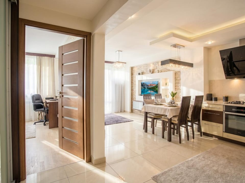 TV and multimedia, Kitchen or kitchenette, Living room, Seating area, Dining area, minibar, oven, pet friendly