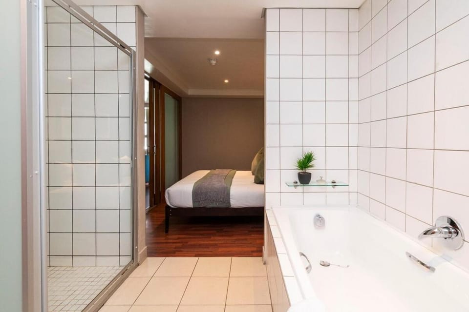 Hint of Luxury at Circa Apartment in Cape Town