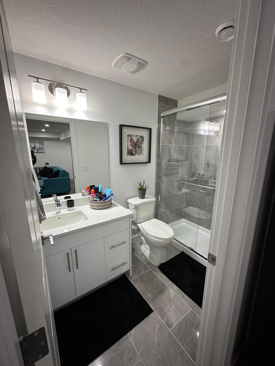 Shower, Toilet, Bathroom, towels