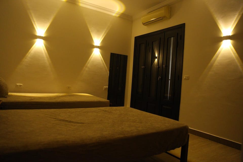 Bedroom, air conditioner
