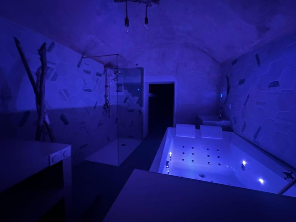 Hot Tub, Bathroom, Bath
