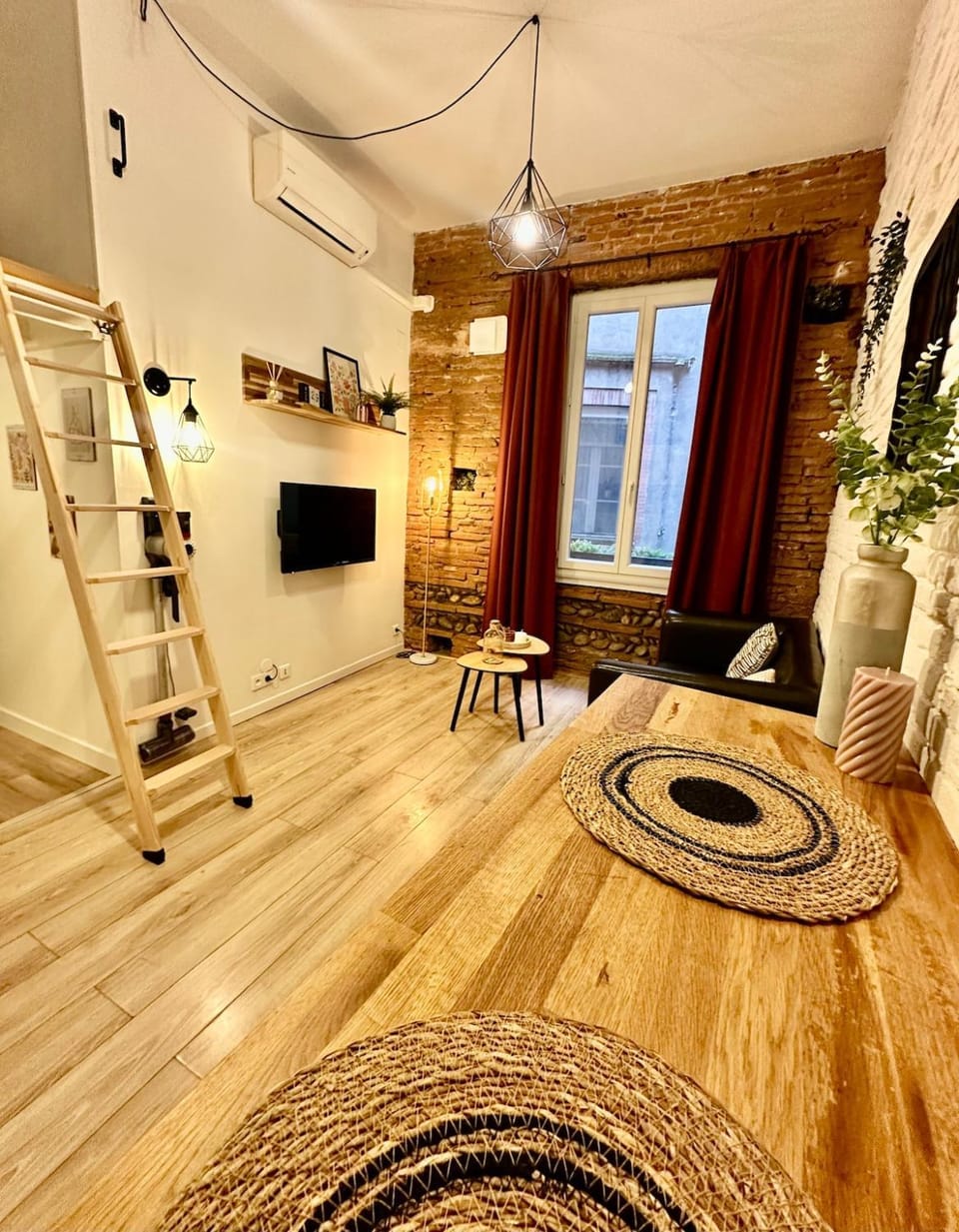 TV and multimedia, Kitchen or kitchenette, Living room