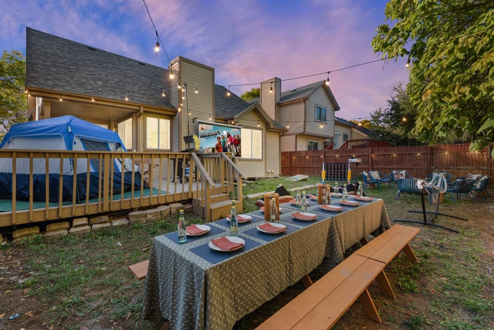 Property building, Patio, Dining area