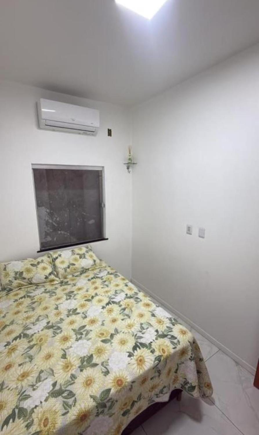 Casa para alugar no período da cop 30 , 3 minutos de onde serão realizados os eventos climáticos, casa ampla com garagem churrasqueira, piscina, terraço arejado, 3 quartos sendo 2 suítes climatizadas, sala com sofá cama e tv por assinatura House in Belém