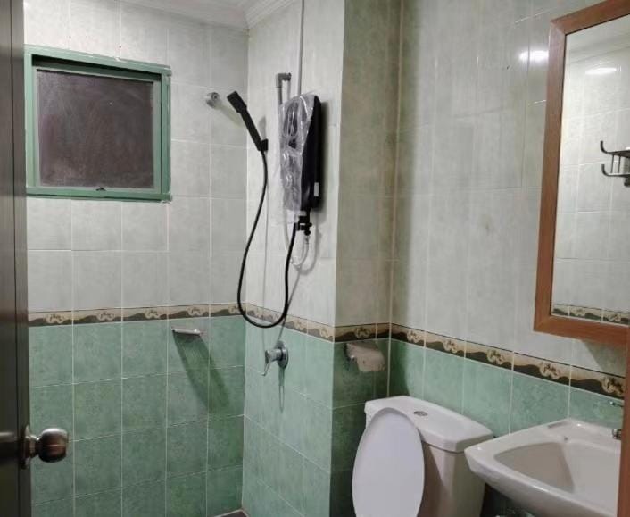 Shower, Toilet, Bathroom