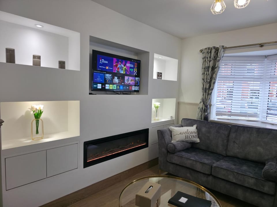 TV and multimedia, Living room, Seating area
