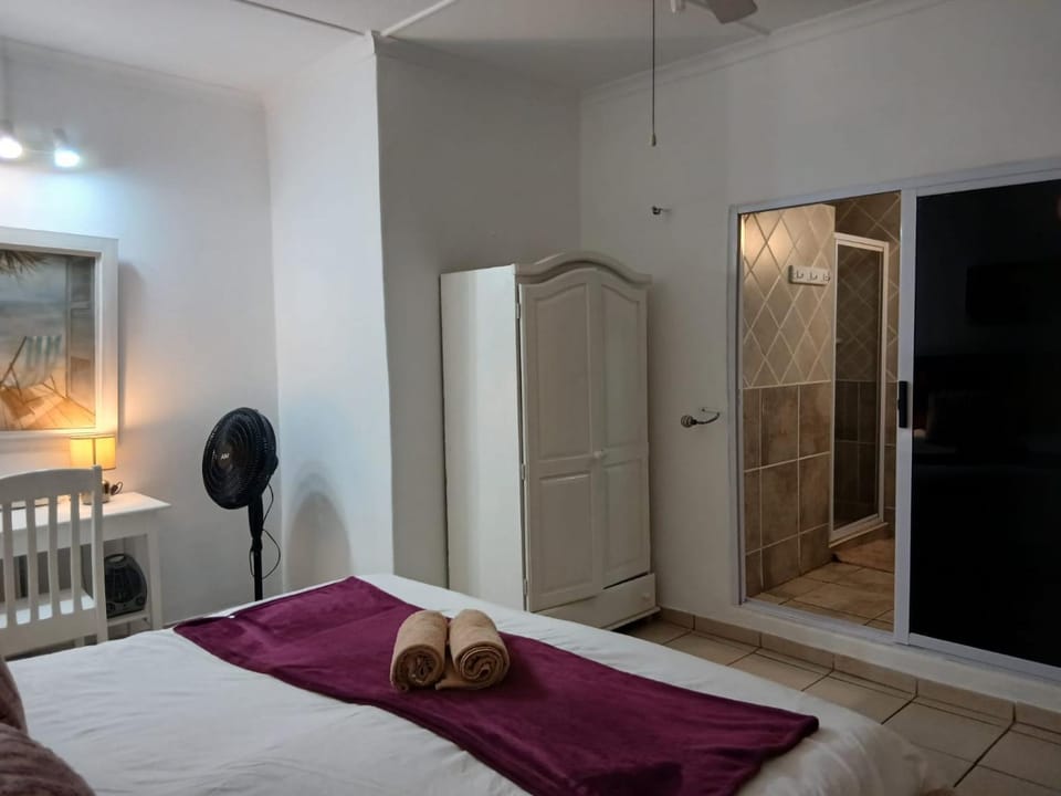 Bed, Bedroom, towels, wardrobe