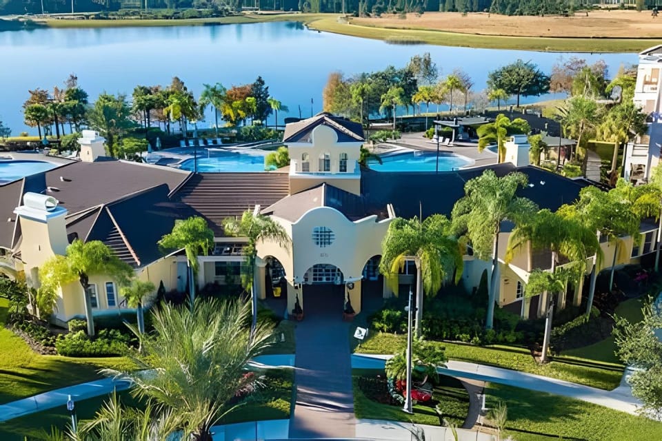 Vista Cay 3BR Condo Near Universal & OCCC Apartment in Orlando