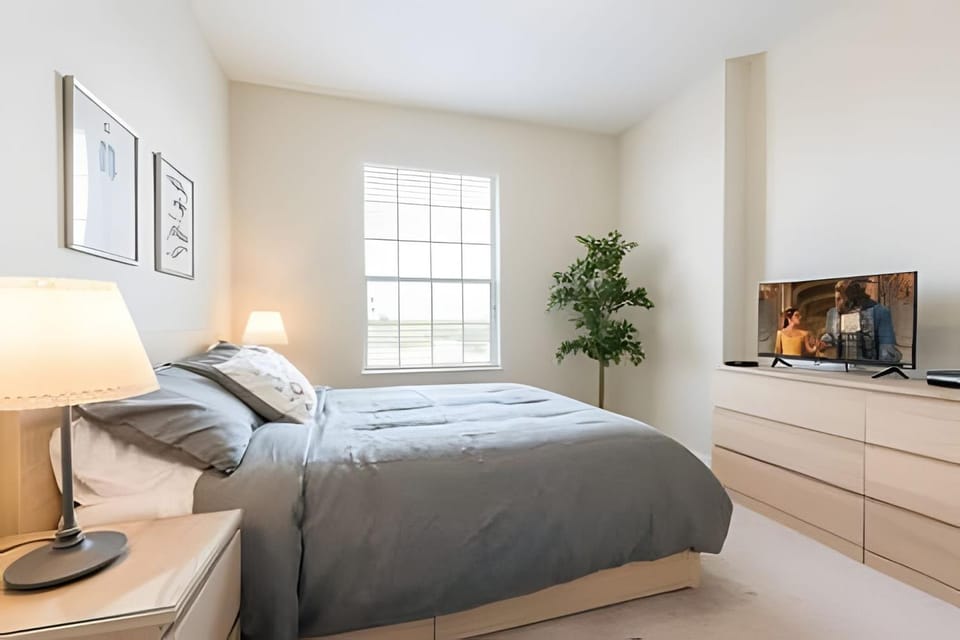 Vista Cay 3BR Condo Near Universal & OCCC Apartment in Orlando