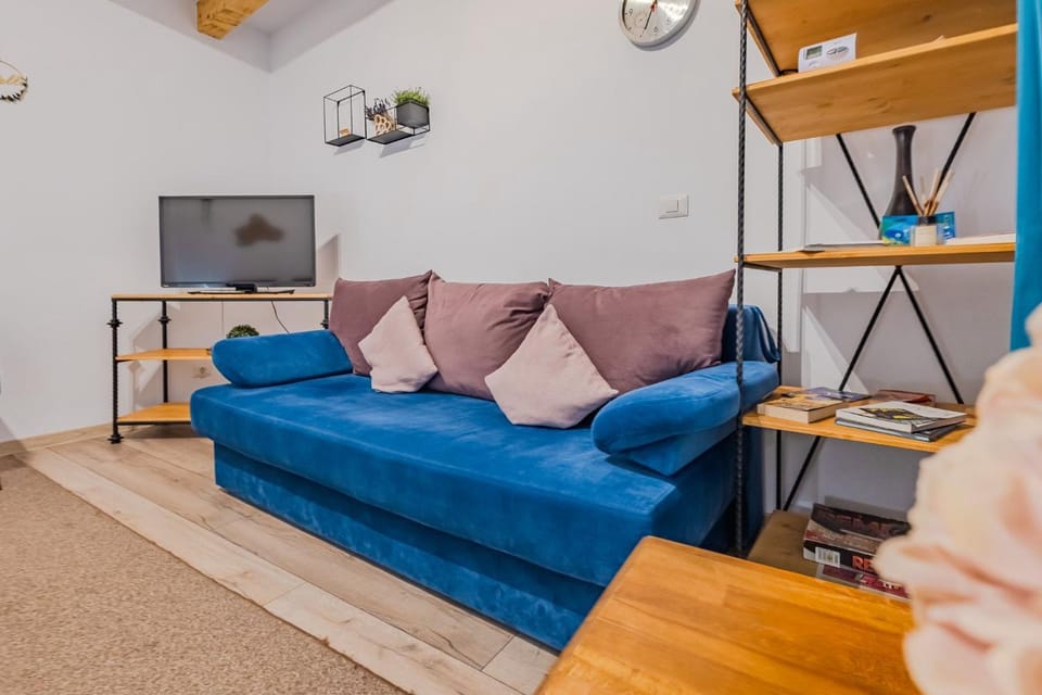 TV and multimedia, Seating area