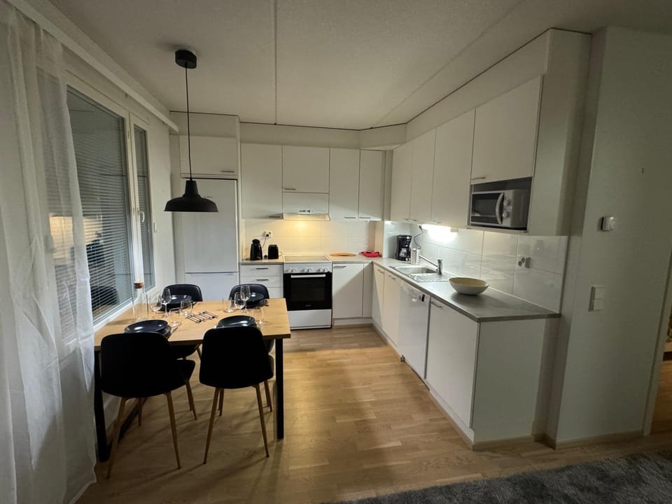 Dining area, dishwasher, oven, stove, toaster