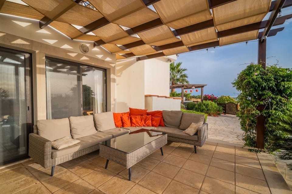 Patio, Day, Seating area