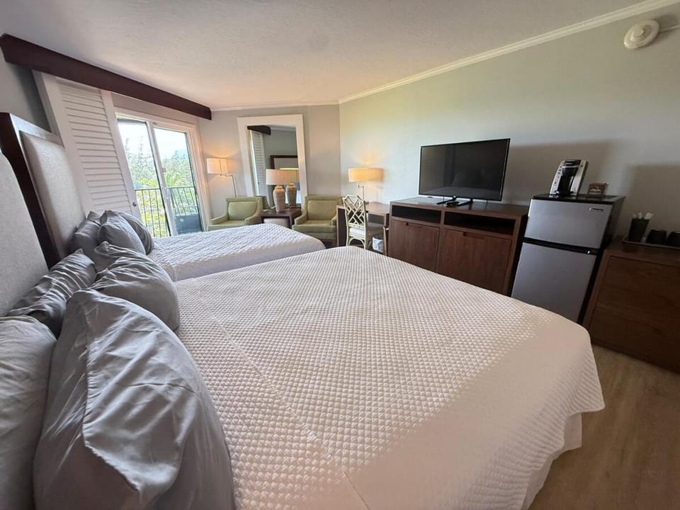 Private Beachfront Ocean View with Resort Amenities! House in Kauai