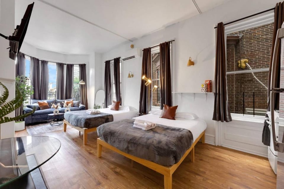 New Studio in Center City that Sleeps 4 with Fast Wifi Apartment in Philadelphia